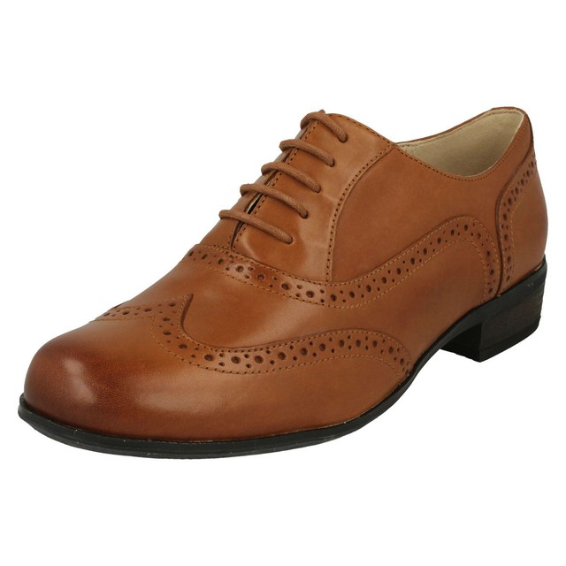 clarks tan brogues ladies