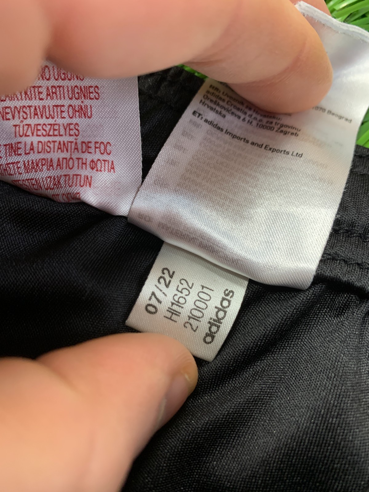 REAL MADRID 2022-2023 FOOTBALL KIT SHIRT JERSEY AND SHORTS THIRD ADIDAS YOUNG XS thumbnail 17