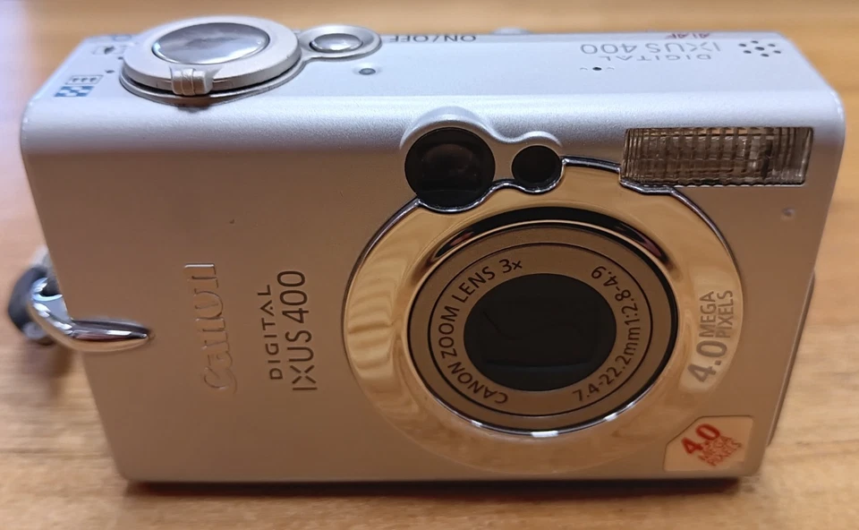 Canon IXUS 400 - 4 MP Digital Camera & Charger (Used - Boxed) - Image 4 of 4