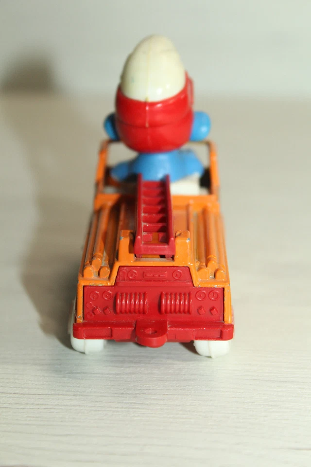 SMURFS SCHLUMPF CAR 1/43 "PITUFO BOMBERO" SMURF GUISVAL MADE IN SPAIN 80s - Imagen 4 de 4