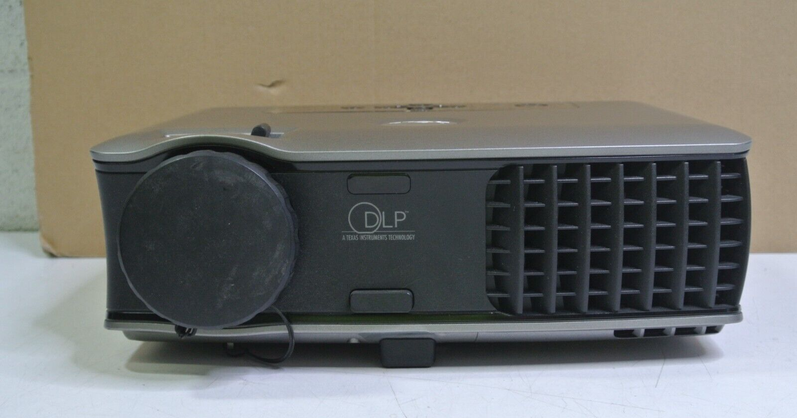 Dell 2400MP DLP Front Projector 528 lamp hours NO POWER CORD/REMOTE