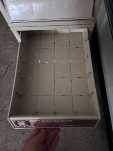 Organizador de acero de 3 cajones Hillman Hardware cabina más grande vacío - Imagen 9 de 12