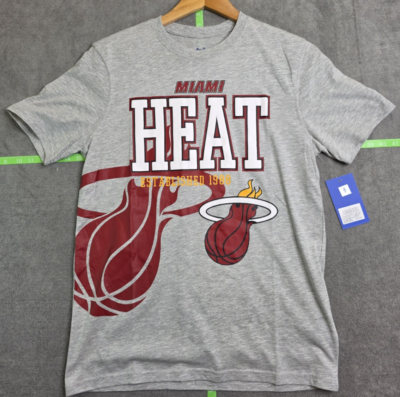 #ad Miami Heat T Shirt S S Looking Glass Tee Men#x27;s M Gray Ultra Game New With Tags $8.99