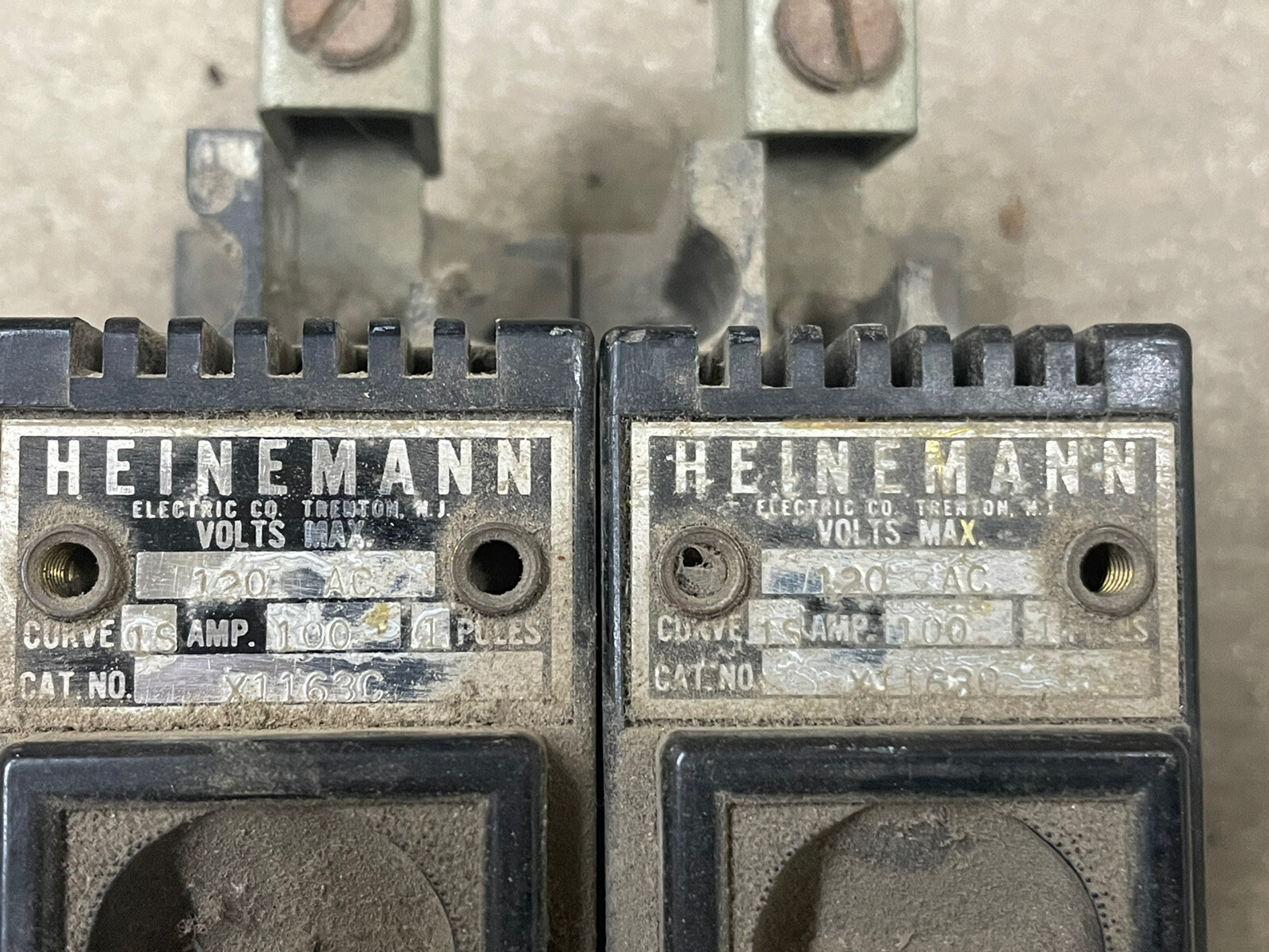 100 AMP HEINEMANN X1163C MAIN CIRCUIT BREAKER FOR WADSWORTH 100 AMP