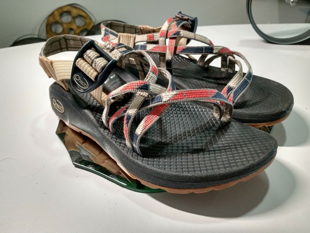 rose gold chacos