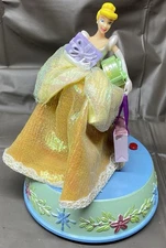 Disney Cinderella Christmas Shopping Musical Figurine Gold Dress Gemmy
