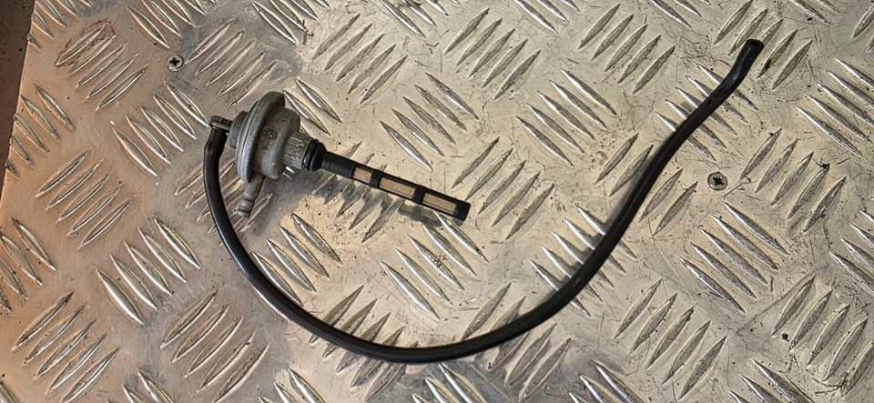 Grifo de combustible Aprilia RS 125 96-12 Petcock Foto 2 de 2