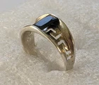 Vintage ring sterling silver 925 Size 6 Weight 2.96 g. Black gem.