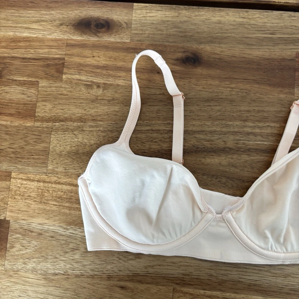 Aerie Bra 32B Camiseta Sujetador Real Me Bajo Cable Sin Acolchado Neutro Minimalista Foto 4 de 4