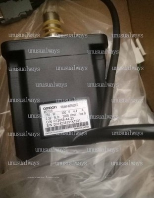 1PCS NEW OMRON SERVO MOTOR R88M-W75030T