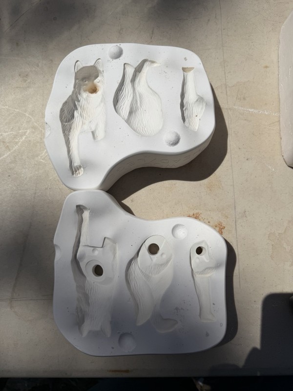 1992 Doc Holliday Molds 1215 Wolves Head Legs Ceramic Mold Wolf