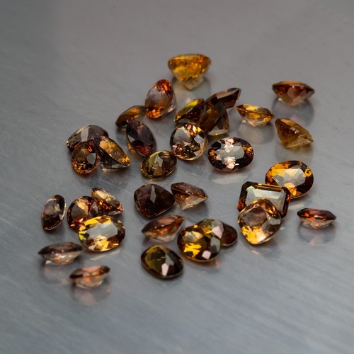 15.06ct 32ps Gorgeous!! Ultra Rare Transparent Multi Color Axinite Rare Gemstone - Picture 2 of 2