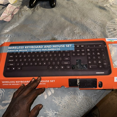 Mint Green Medion Wireless Keyboard With The Mouse Brand New 100% - Picture 2 of 4