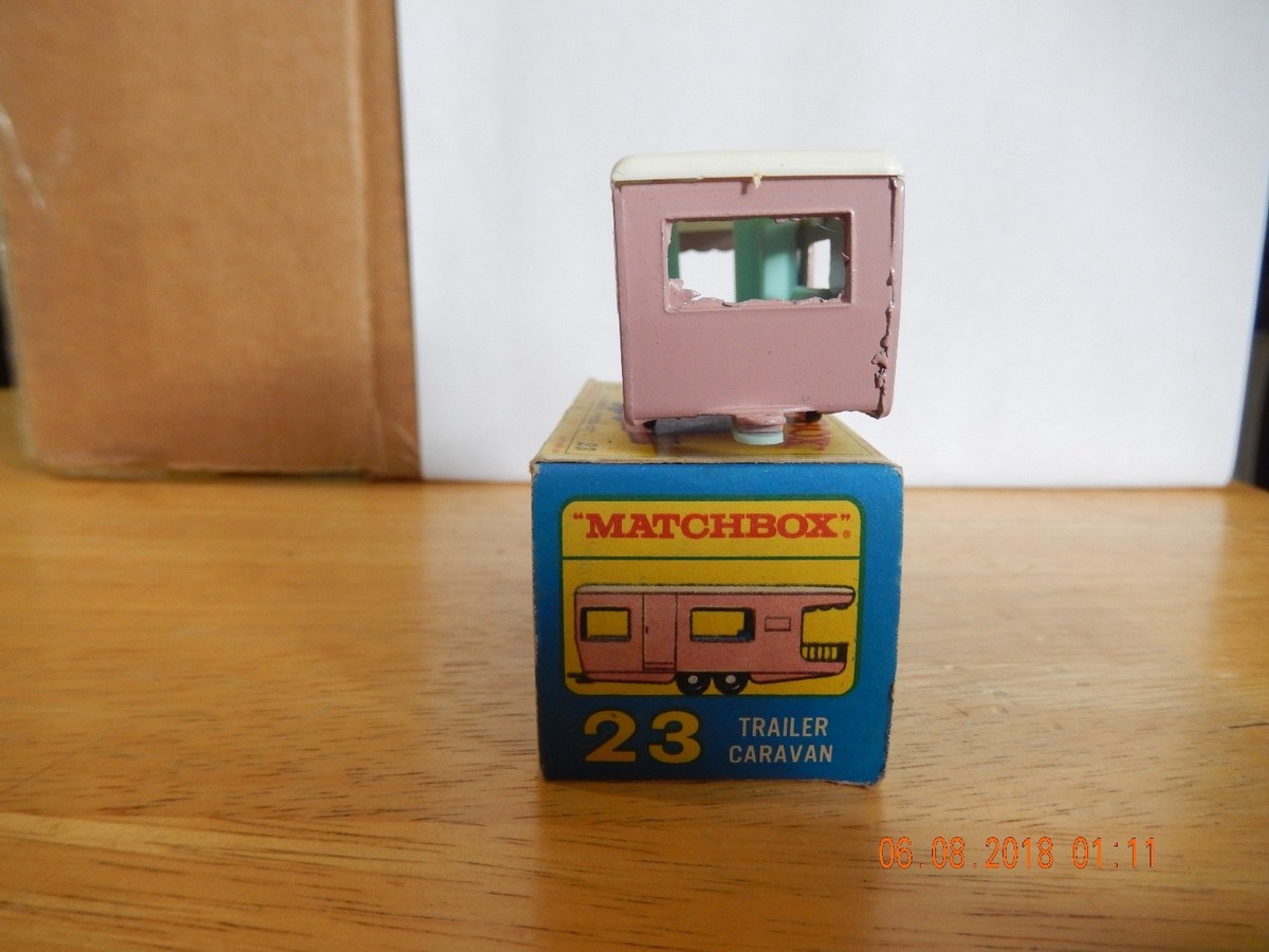 Voitures, camions et fourgons miniatures Matchbox Caravan
