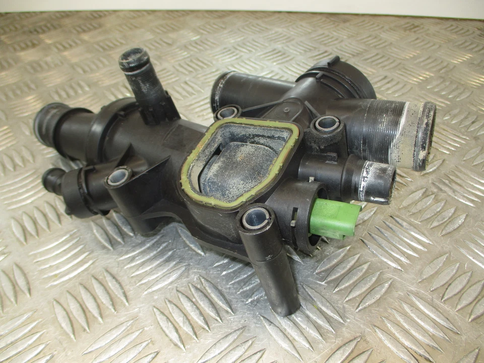 2010 Ford Mondeo 2.0 TDCI UFBB. Термостат и корпус 9656182980 80K - Изображение 4 из 4