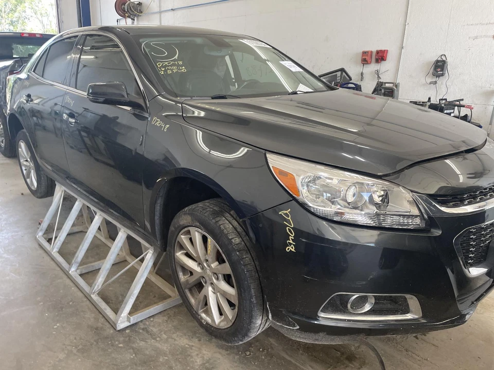 Conjunto de bomba y motor ABS usado se adapta a: Chevrolet Malibu 2014 montaje grado A Foto 4 de 4