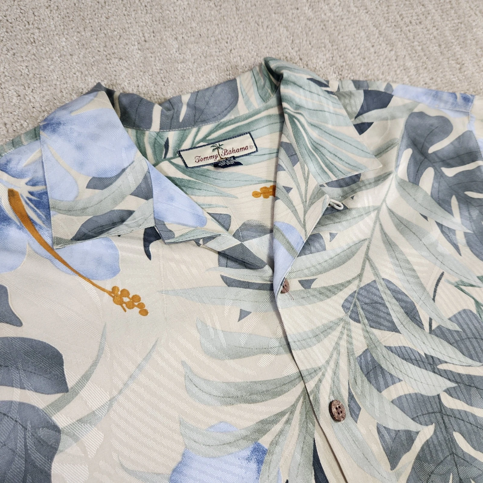 Tommy Bahama Shirt Men Large Loop Collar Floral Silk Button Up Hawaiian Jacquard
Opens in a new wind