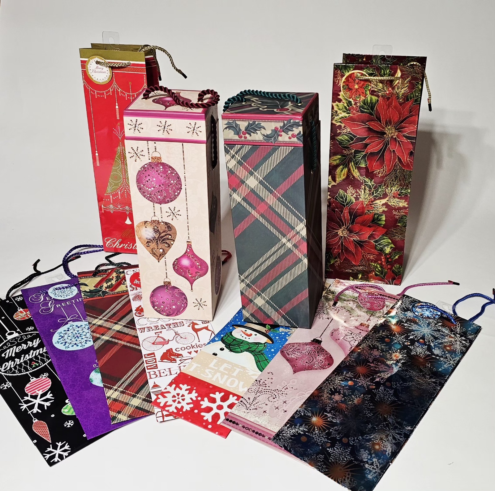 Bundle Of Assorted 2 Bottle Gift Boxes And 9 Bottle Gift Bag