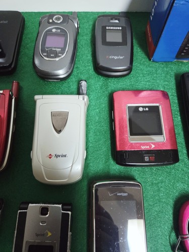 JUNK DRAWER OLD CELL PHONES & CAMERAS - Parts Repair Lot - AND MORE - Photo 5 sur 21