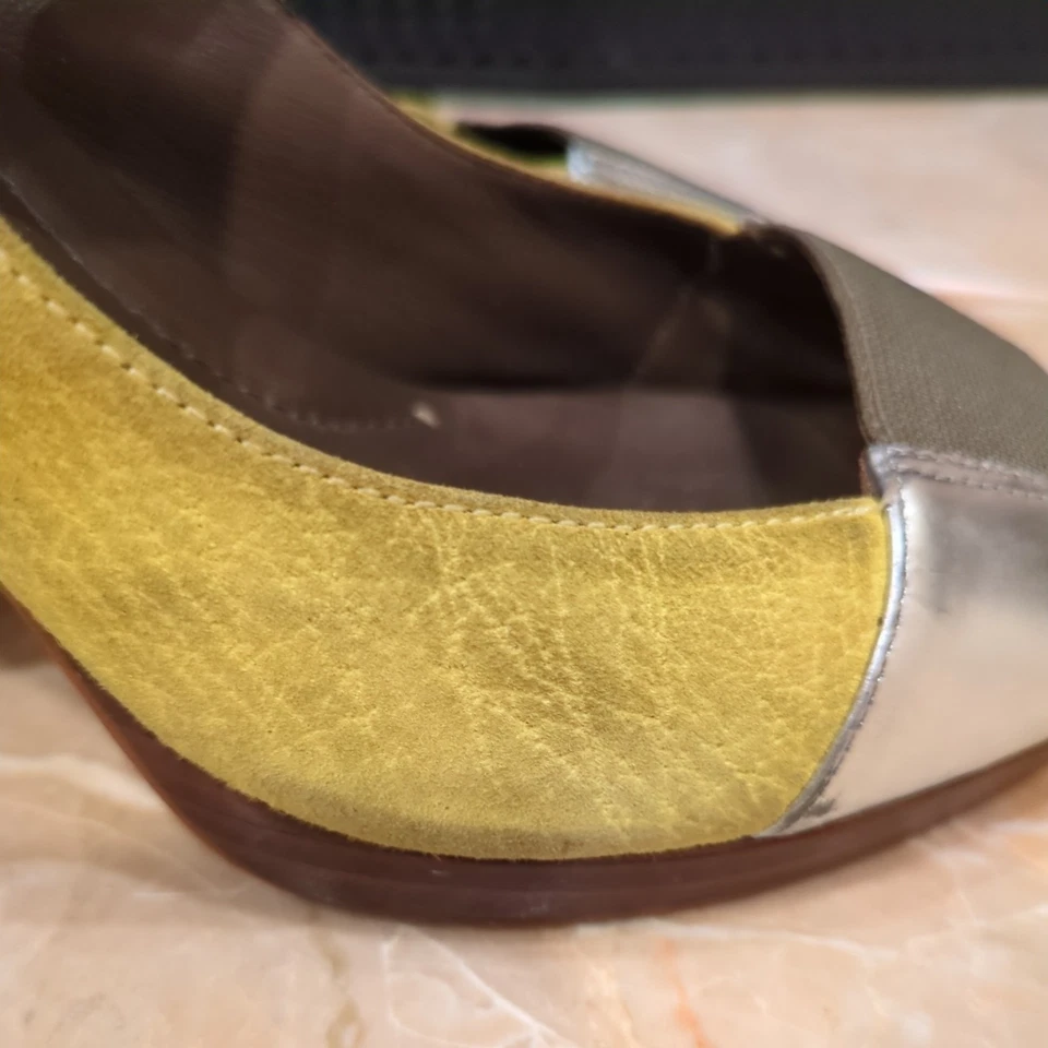 Tacones Bcbg Max Aziria verde y astilla talla 10 Foto 4 de 4