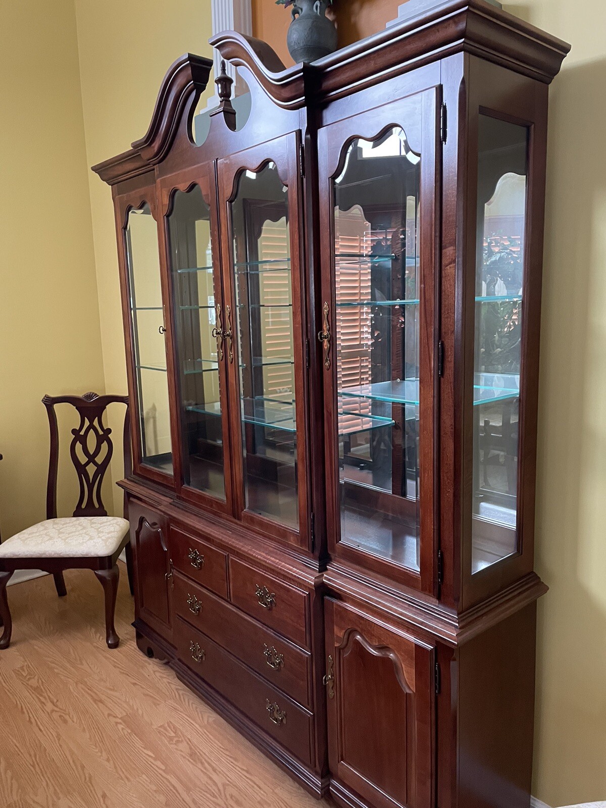 Thomasville Dining Room Set w/ 6 Chairs, China and Mini