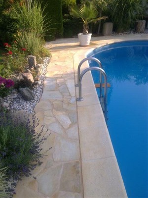 Classic extra flache Beckenrandsteine sandsteingelb Ovalpool 3,60 x 6,30m