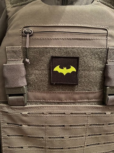 Batman Morale Patch Hook Backed Tactical Airsoft Badge 50x50mm - Picture 1 of 2
