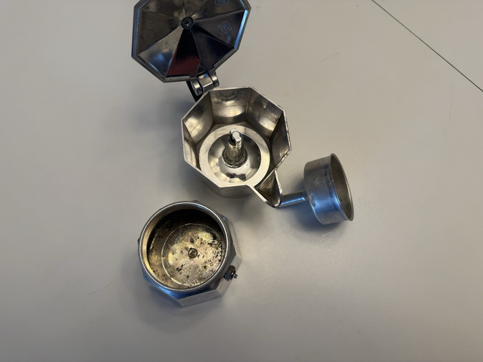 Bialetti Moka Express 1-Cup Stovetop Espresso Maker Made in Italy Aluminum