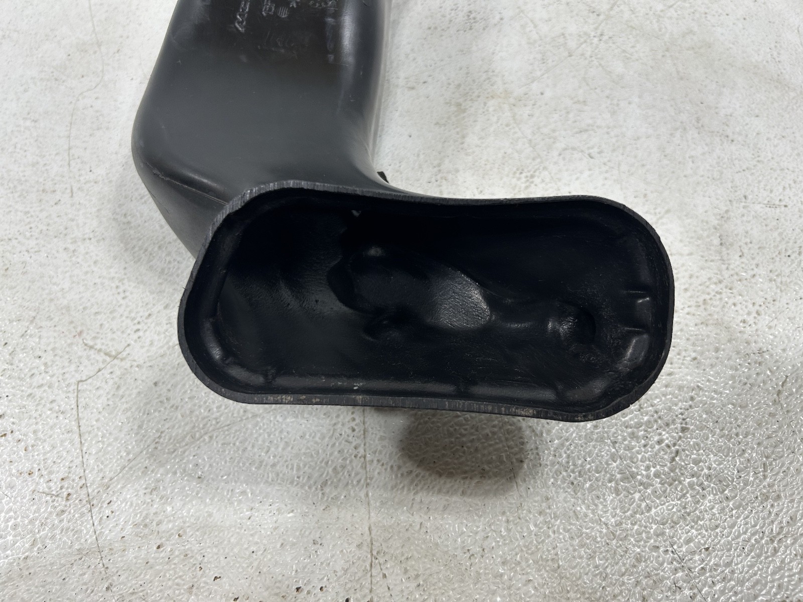 2016 17 18 19 20 2021 MCLAREN 570S REAR LEFT AIR INTAKE DUCT TUBE 13F0681CP OEM