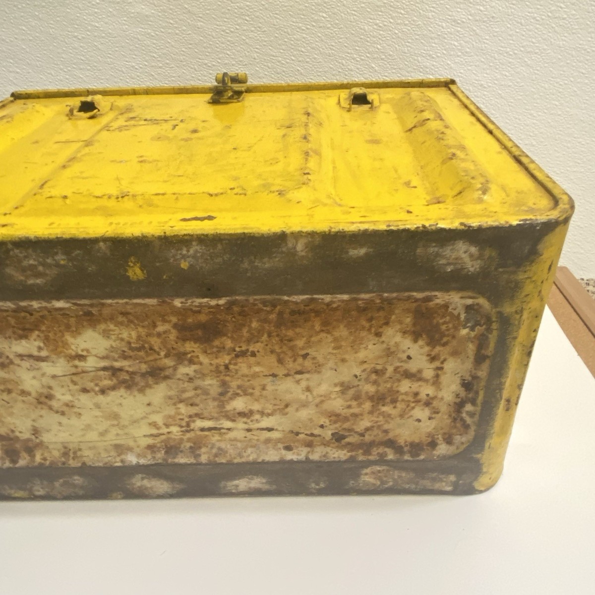 Vintage 1943 Yellow Metal Ammo Box 20MM M21A1 Military Storage