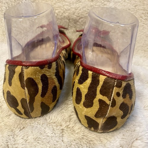 CHRISTIAN LOUBOUTIN Leopardo Piel de Poni Rojo Patente Arco Plano 37 1/2 Punta Abierta - Imagen 4 de 22