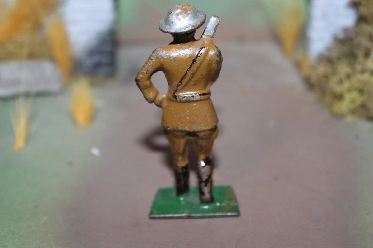 EARLY GREY IRON CAST TOY SOLDIER DRUM MAJOR -1930