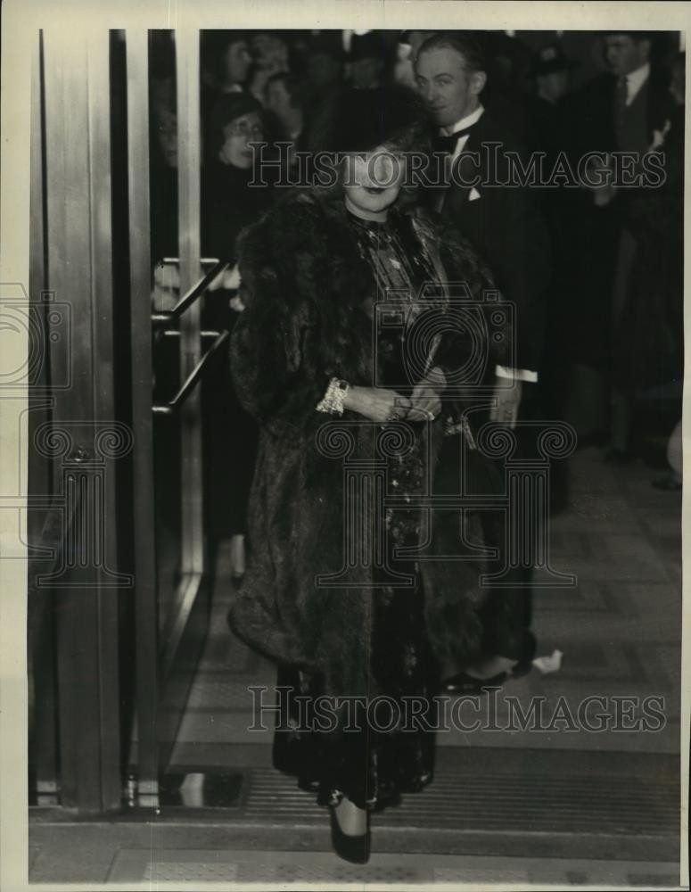 1933 Press Photo Fanny Ward at New Theatre opening in New York - mjx06613
