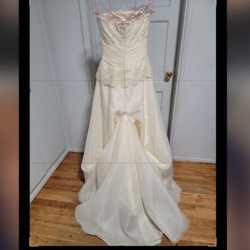 Beautiful weddingdress by Two by Rosa Clarà - Picture 8 of 11