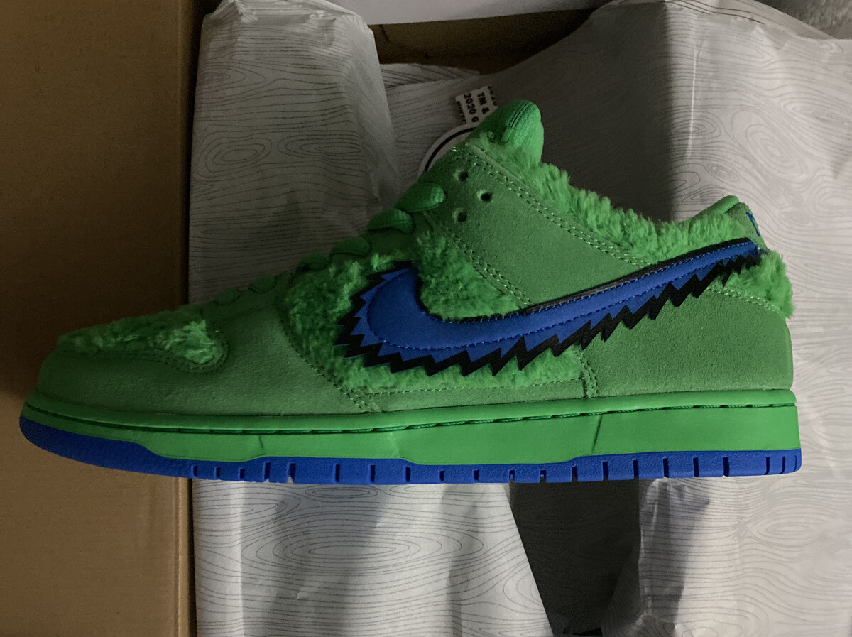 In Hand 100% Authentic Grateful Dead x Nike SB Dunk Low In Hand 100% Authentic Grateful Dead x Nike SB Dunk Low