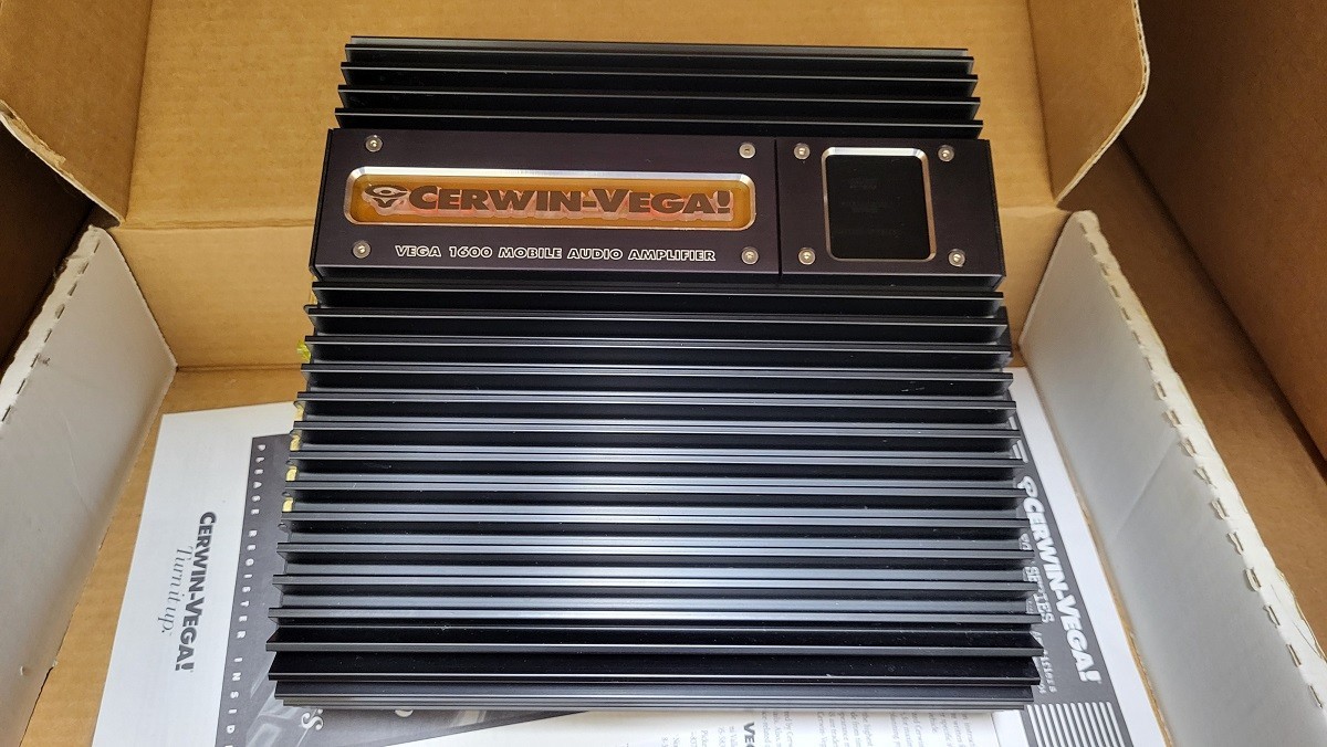 AMP CERWIN - VEGA! Vintage VEGA 1600 MOBILE AUDIO AMPLIFIER 100% Made in USA.