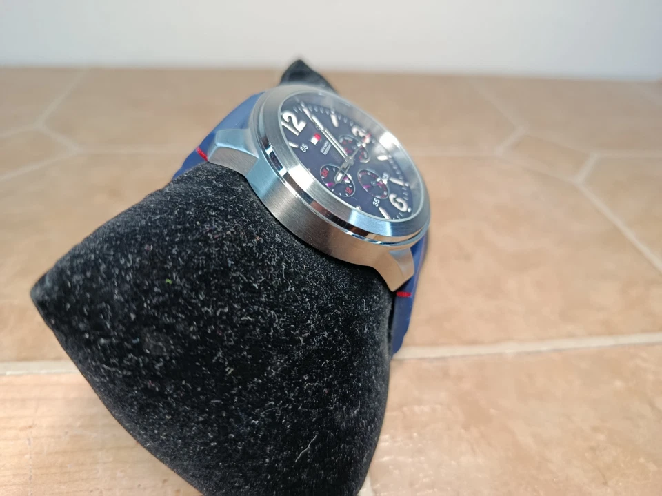 Tommy Hilfiger 1791096 Correa de Goma Azul Hombre Multifunción 50mm con Batería Nueva Foto 4 de 4