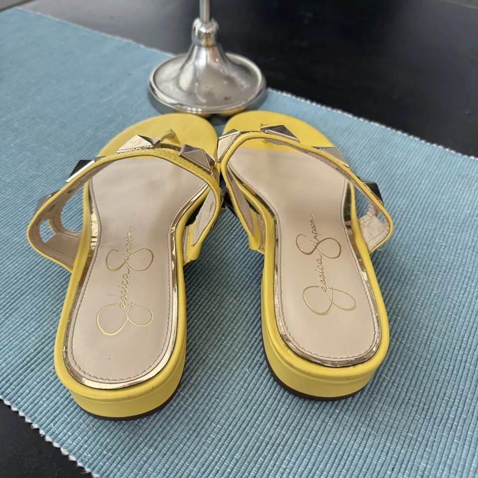 Sandalias para mujer Jessica Simpson amarillas con tachuelas talla 7 Foto 4 de 4