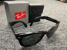 Ray-Ban RB4105 50mm Wayfarer Folding Classic Polarized Sunglasses. 601/58