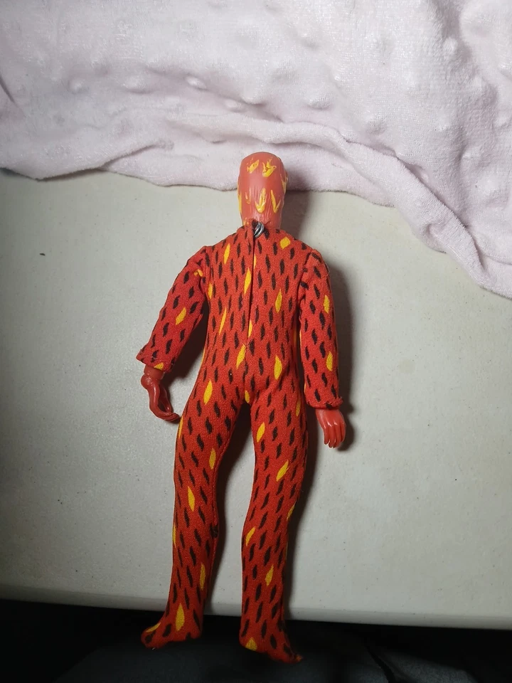 Figura de acción completa de colección Mego WGSH Fantastic Four Human Torch Marvel Foto 2 de 4