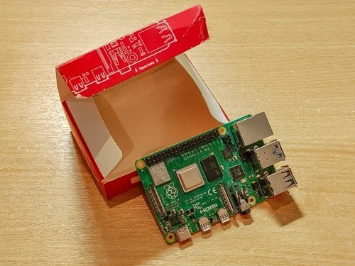 Raspberry Pi 4 Model B 8GB including Official Raspberry Power Supply