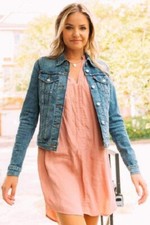 NWT 98: Levis Original Trucker Denim Jacket w/Red Tag Front Pocket Sz: L