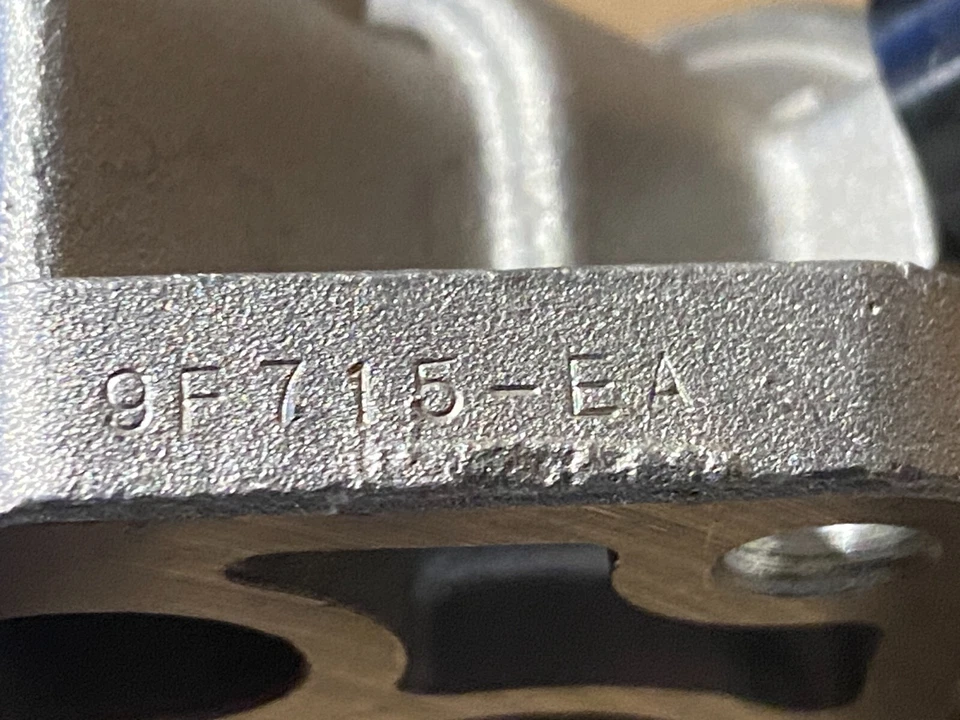 Válvula de control de aire de ralentí del motor Ford F5DZ-9F715-EA -- 92-94 Taurus Topaz Sable 3.0 Foto 3 de 4