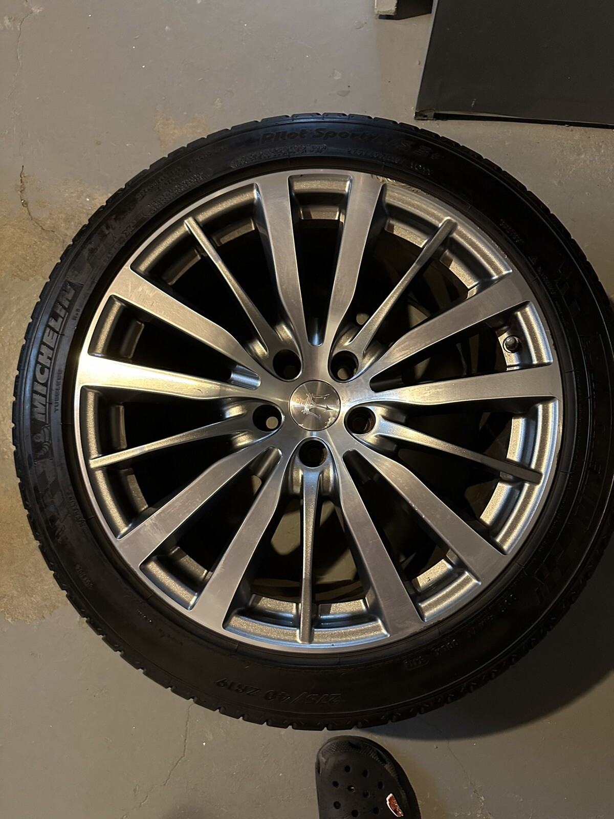 Maserati Poseidon Wheels and tires 
