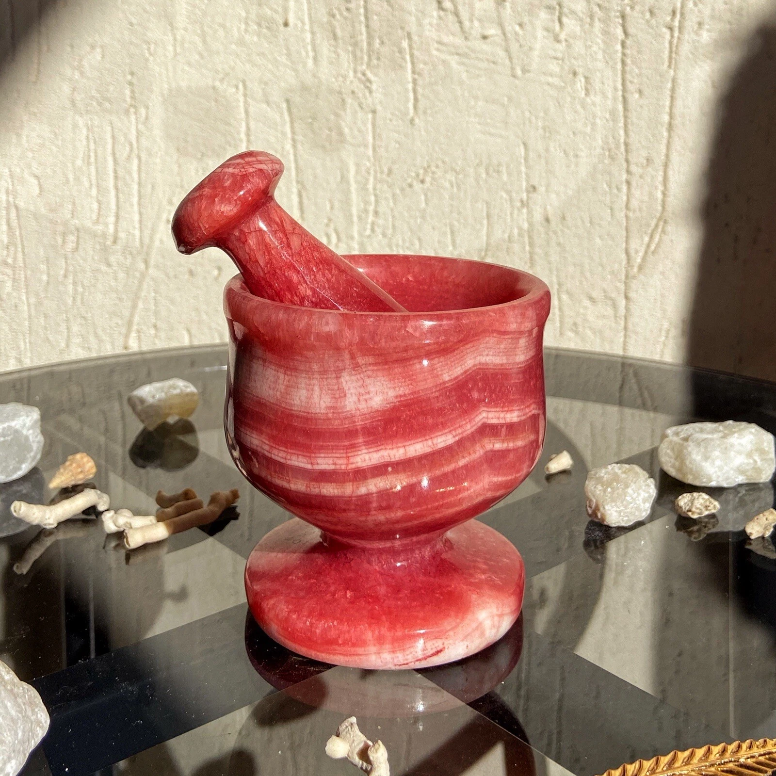 🌹 **Radiant Elegance: Handcrafted Decorative Mortar and Pestle Set in Red** 🌟