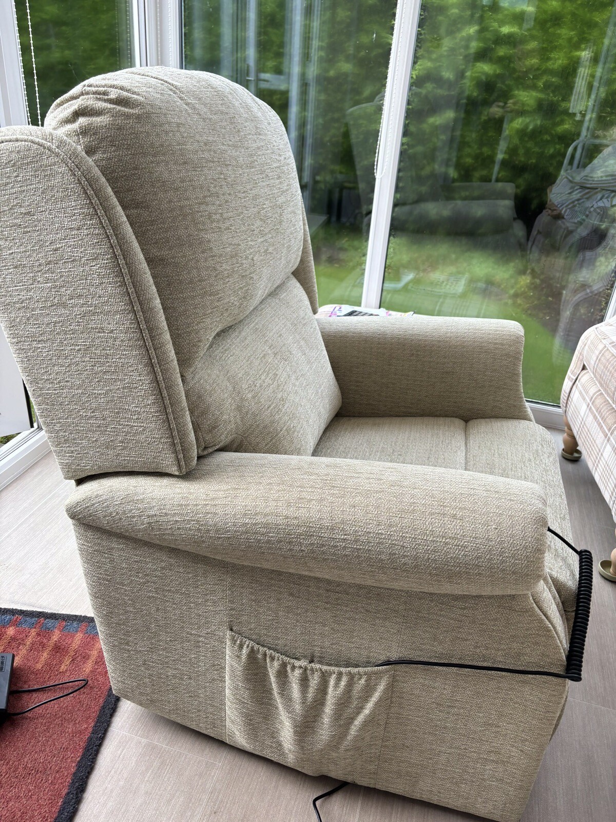 HSL riser recliner chair used eBay