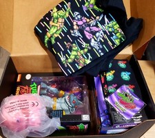 NECA Loot Crate TMNT Armaggon Arcade FULL BOX   Size L T-Shirt