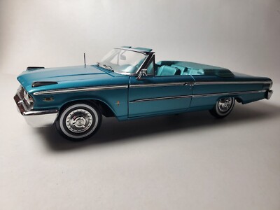 Sun Star 1963 Ford Galaxie 500 XL Convertible 1:18 Scale Diecast