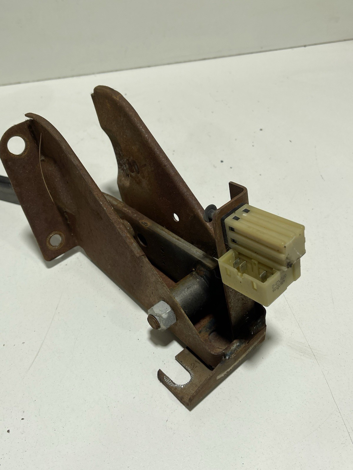 Automatic Brake Pedal Lever Bracket Assembly + Sensor 97-06 Jeep TJ Wrangler thumbnail 3