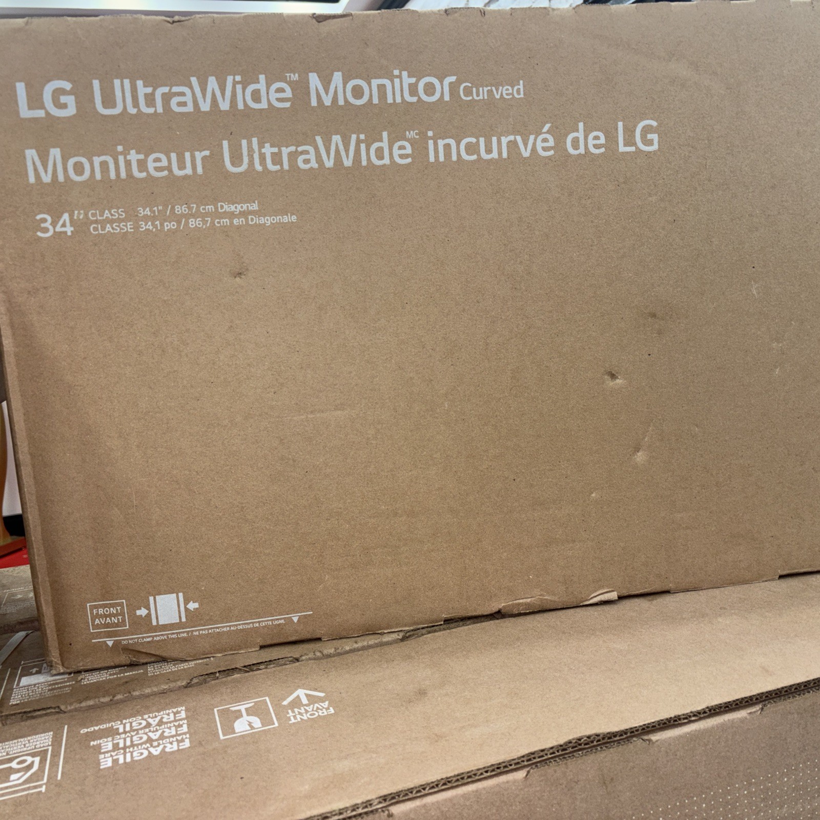 LG 34' UltraWide Curved IPS Monitor with 3440x1440 resolution U6 34U650A-B